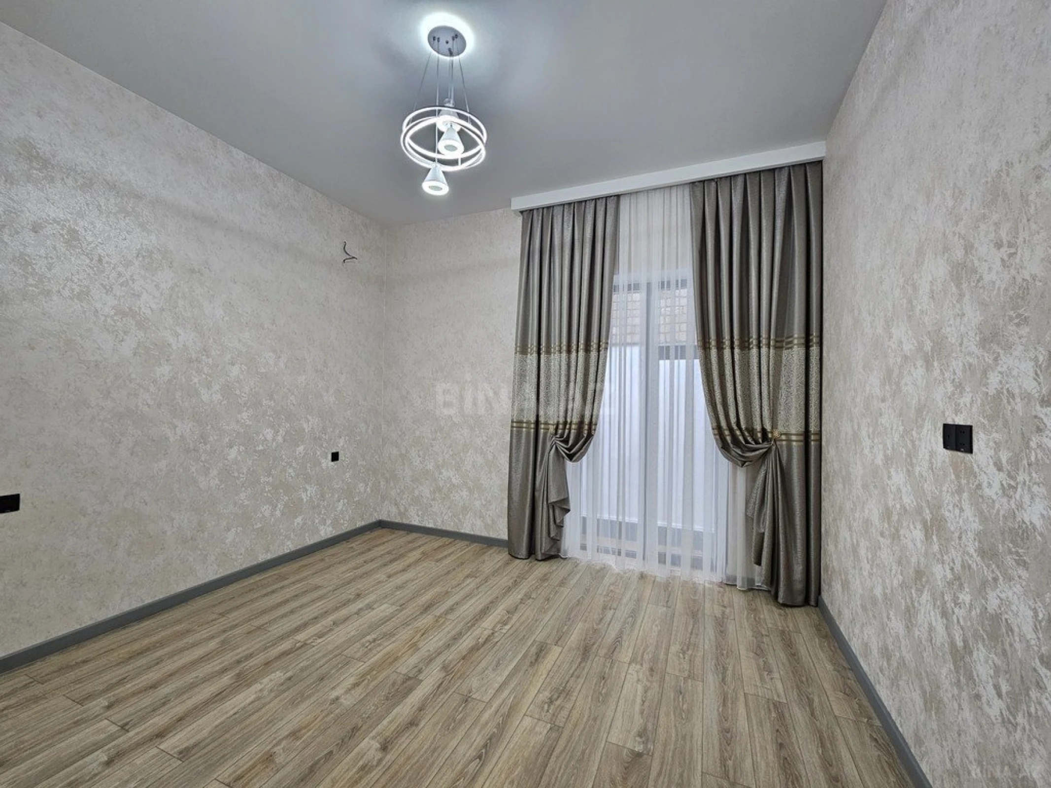 Satılır 4 otaqlı həyət evi 170 m²