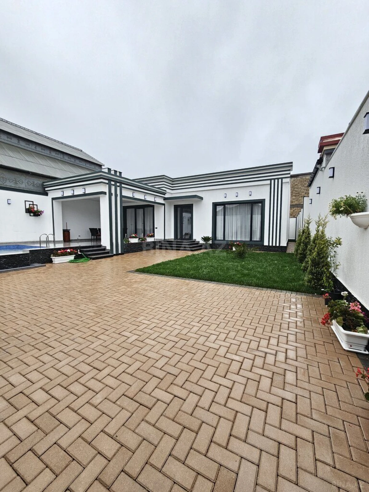 Satılır 4 otaqlı həyət evi 170 m²