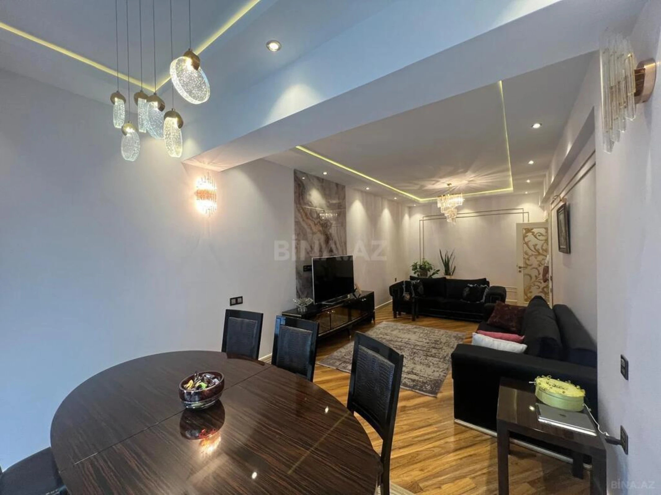 Satılır 3 otaqlı mənzil 141 m²