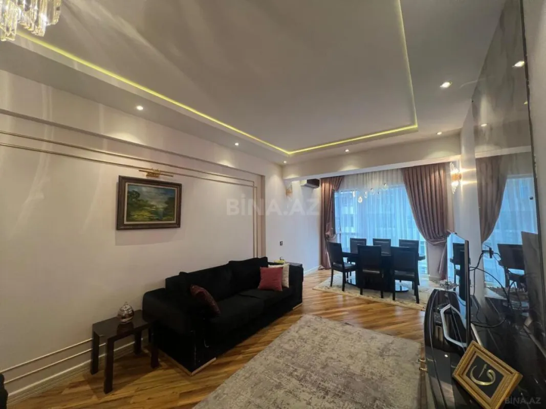 Satılır 3 otaqlı mənzil 141 m²
