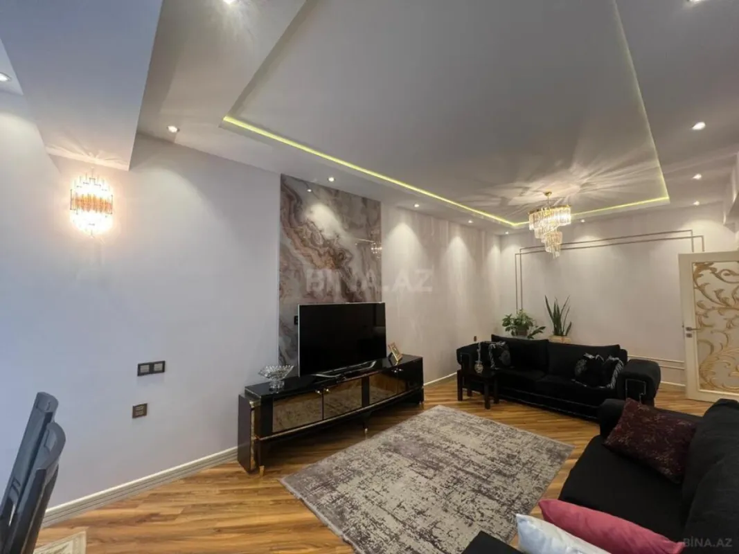 Satılır 3 otaqlı mənzil 141 m²
