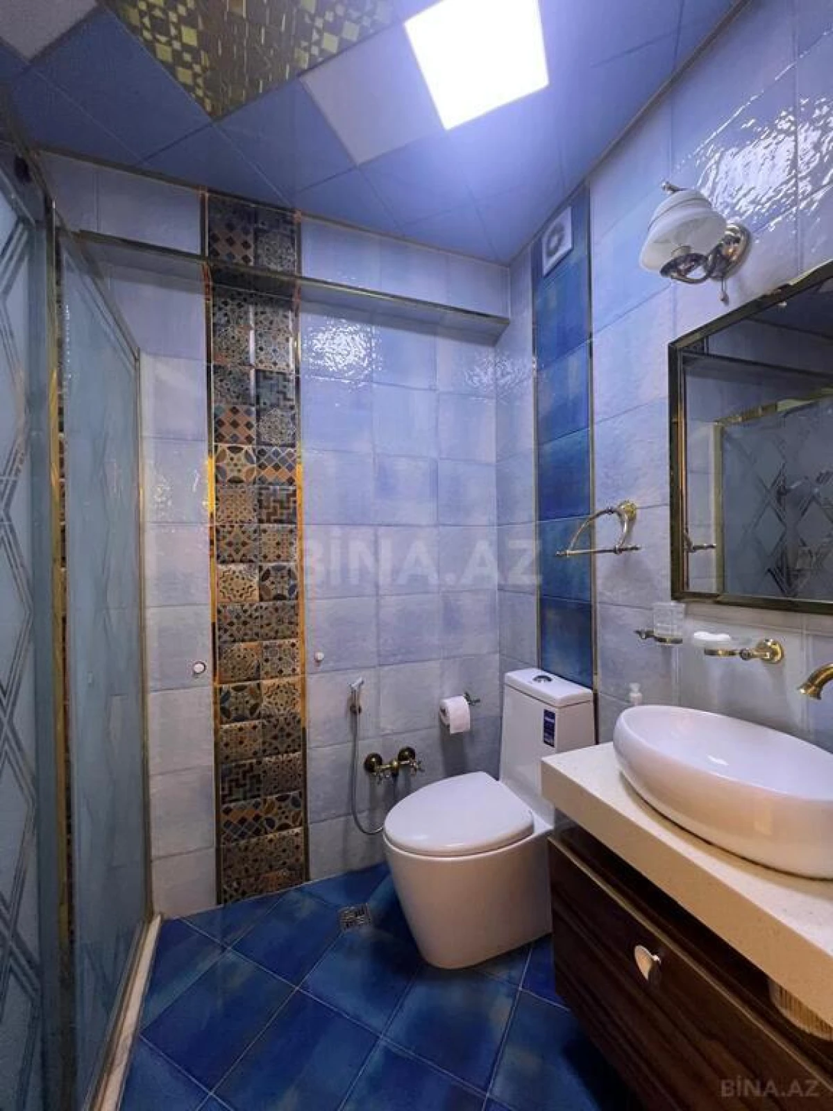 Satılır 3 otaqlı mənzil 141 m²