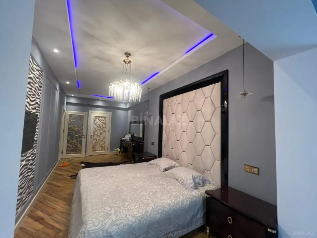 Satılır 3 otaqlı mənzil 141 m²