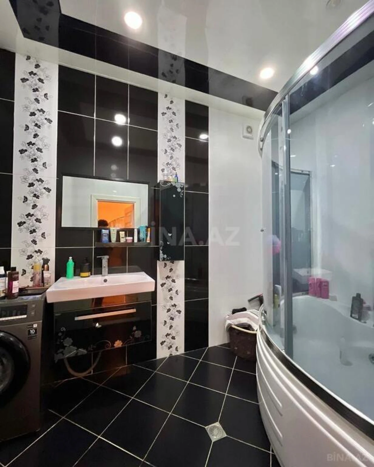 Satılır 3 otaqlı mənzil 140 m²