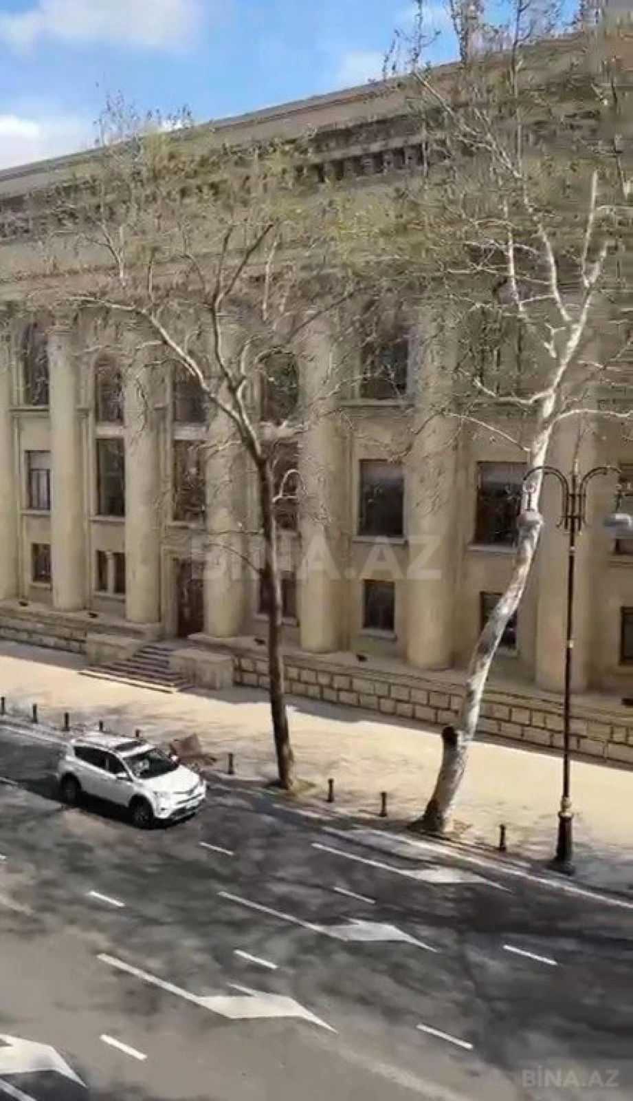 Satılır 3 otaqlı mənzil 160 m²