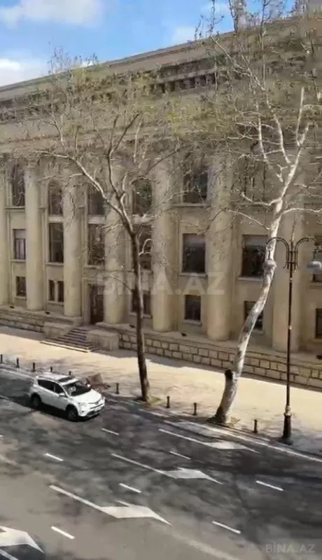 Satılır 3 otaqlı mənzil 160 m²