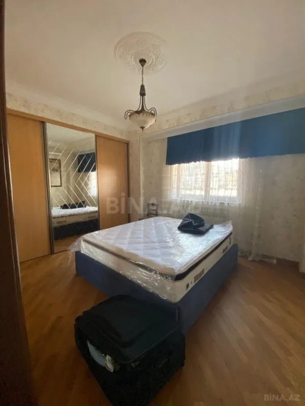 Satılır 3 otaqlı mənzil 160 m²