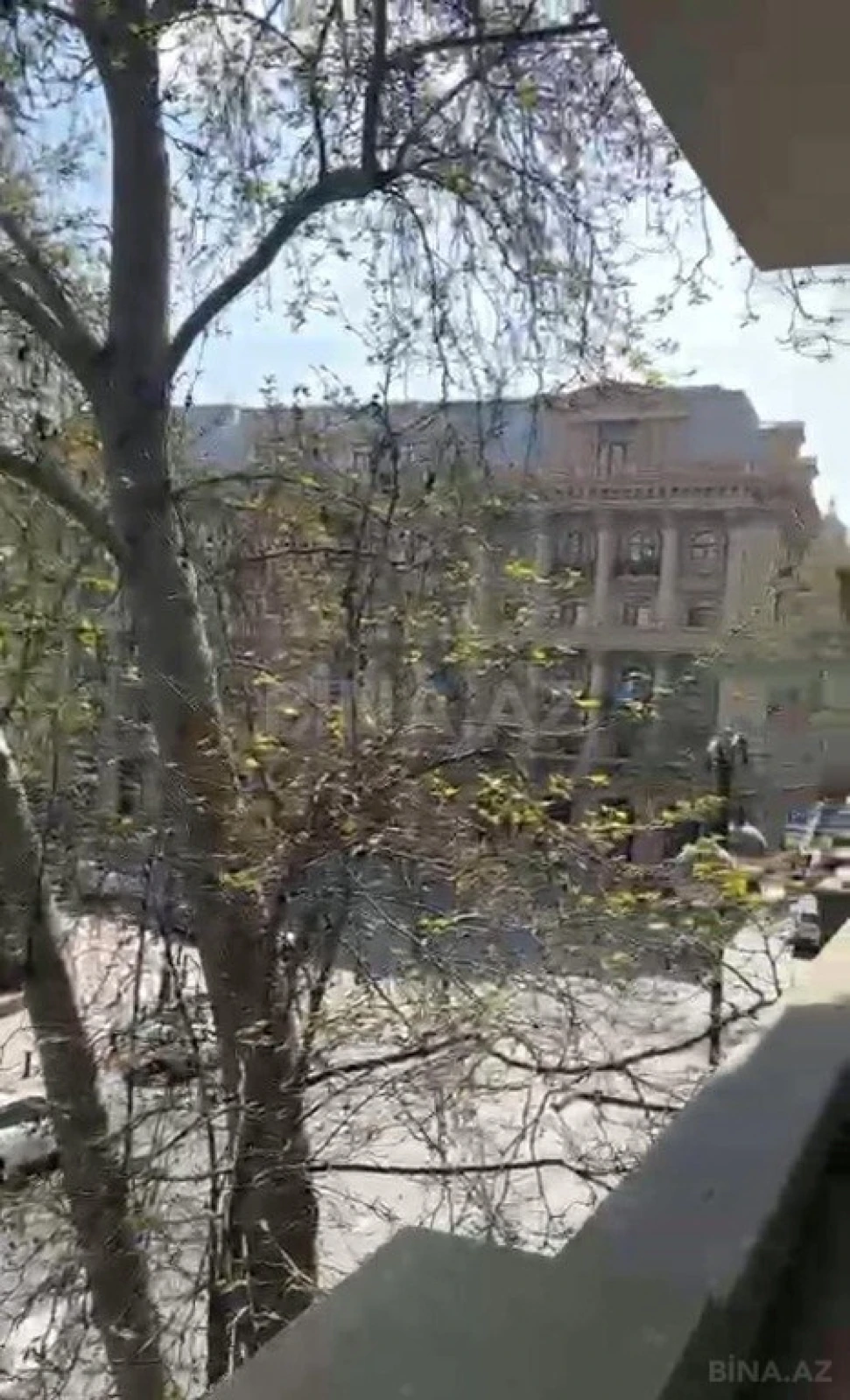 Satılır 3 otaqlı mənzil 160 m²