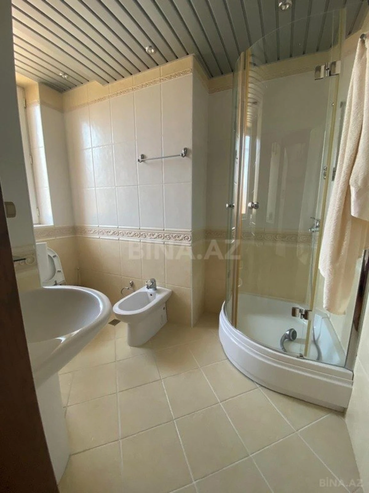 Satılır 3 otaqlı mənzil 160 m²