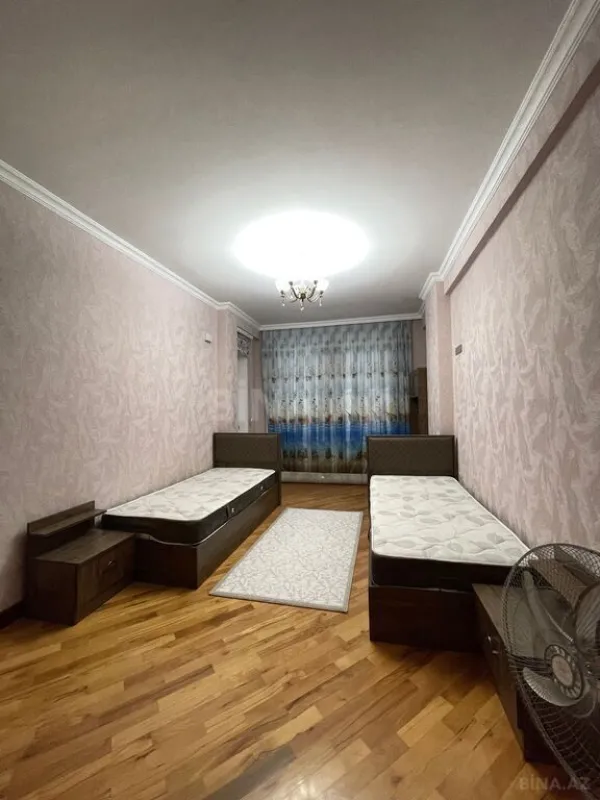 Satılır 3 otaqlı mənzil 125 m²