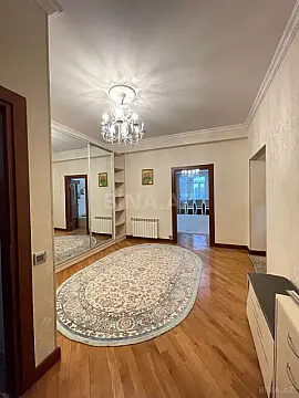 Satılır 3 otaqlı mənzil 125 m²