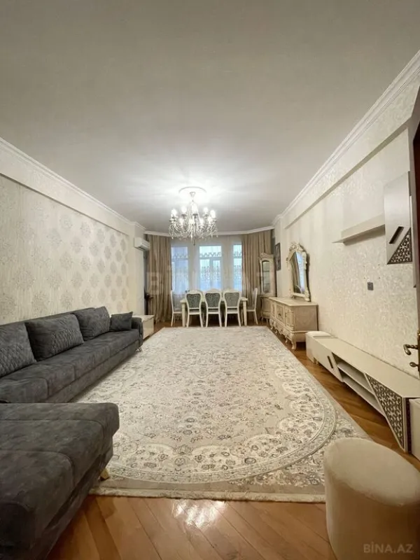 Satılır 3 otaqlı mənzil 125 m²