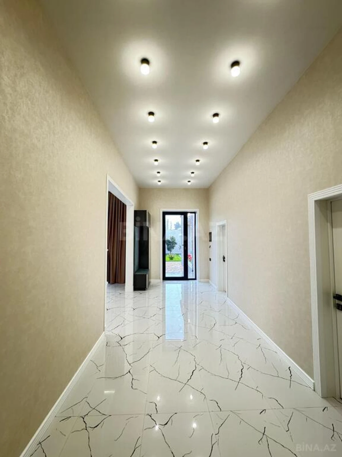 Satılır 4 otaqlı həyət evi 200 m²