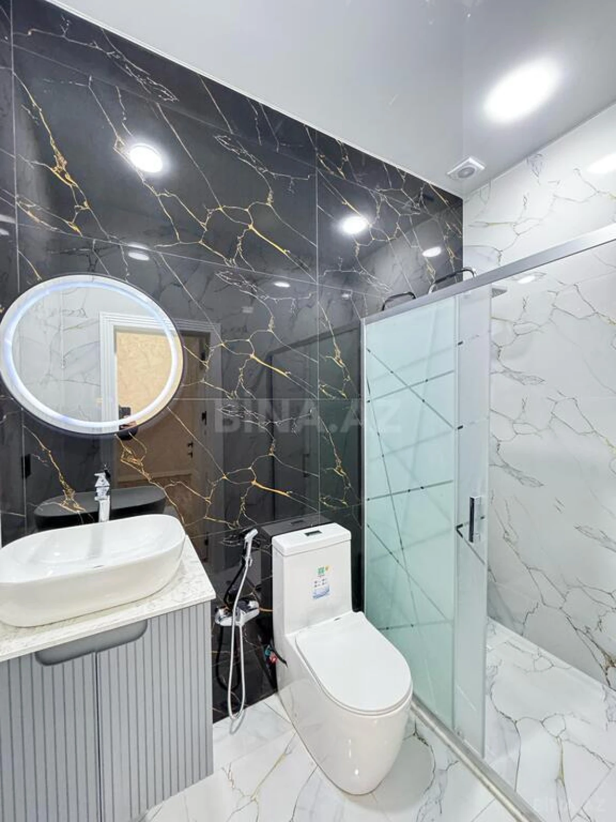 Satılır 4 otaqlı həyət evi 200 m²