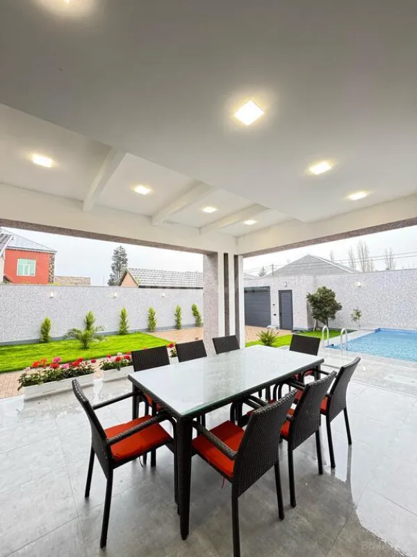 Satılır 4 otaqlı həyət evi 200 m²