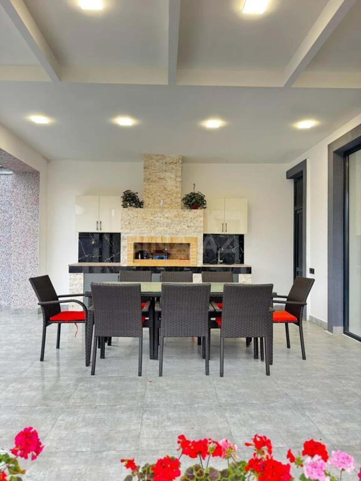 Satılır 4 otaqlı həyət evi 200 m²