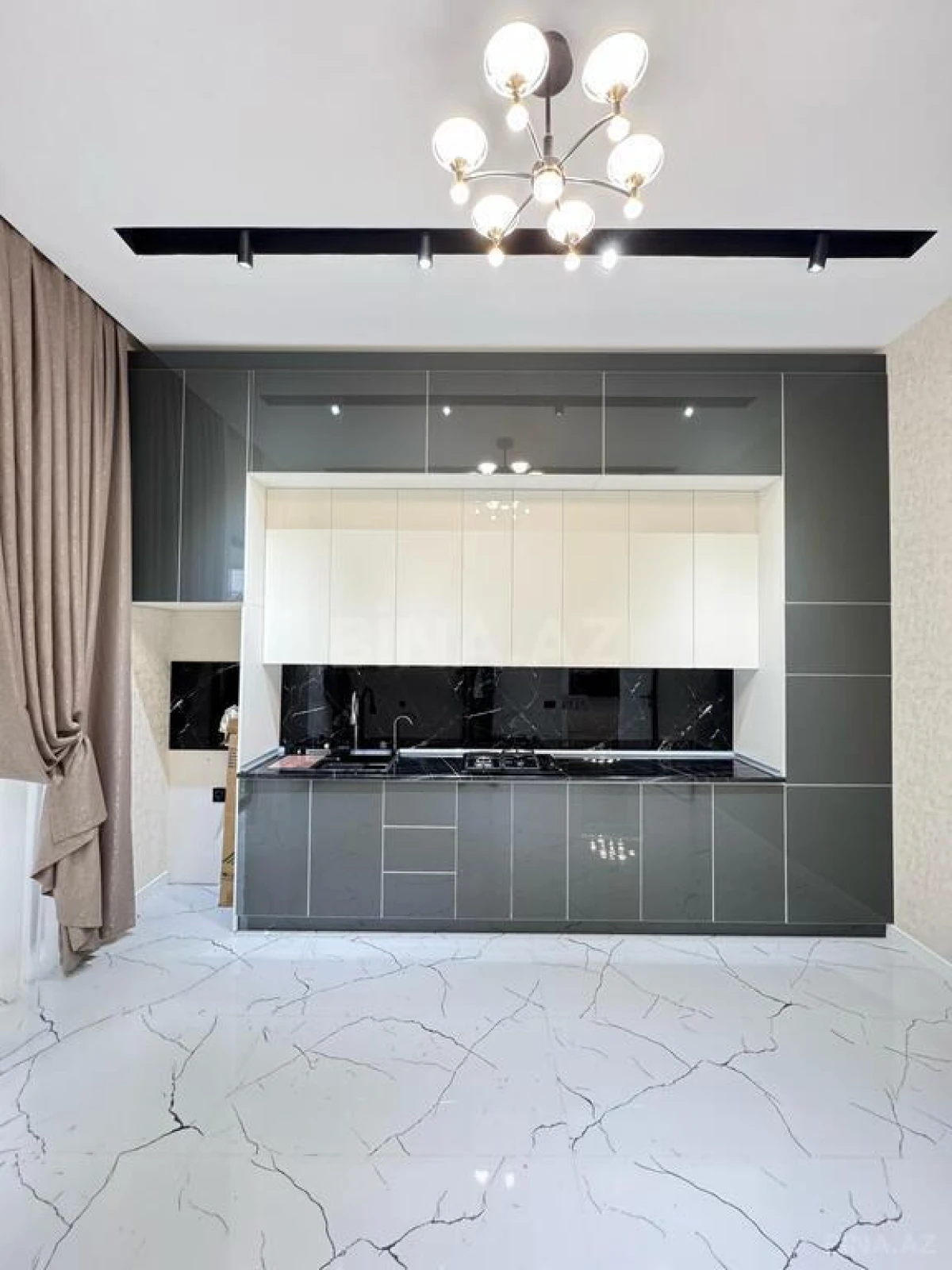 Satılır 4 otaqlı həyət evi 200 m²