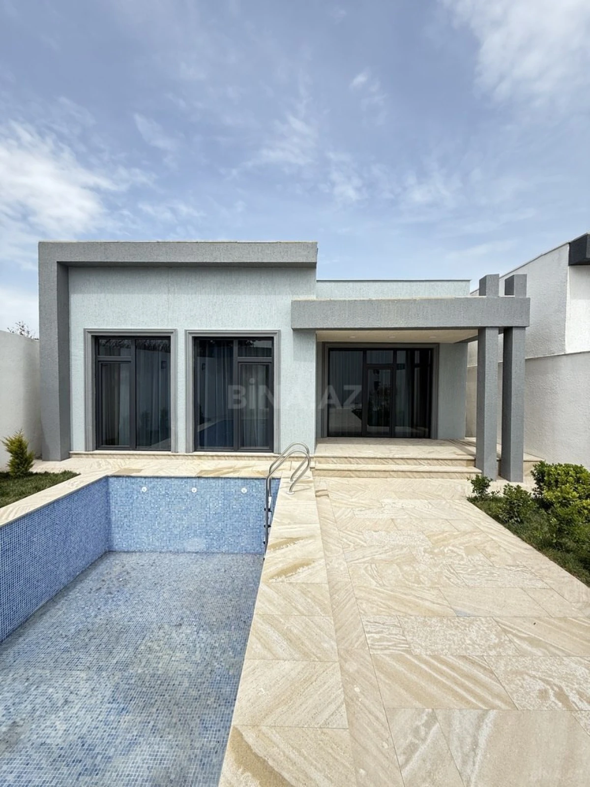 Satılır 4 otaqlı həyət evi 160 m²