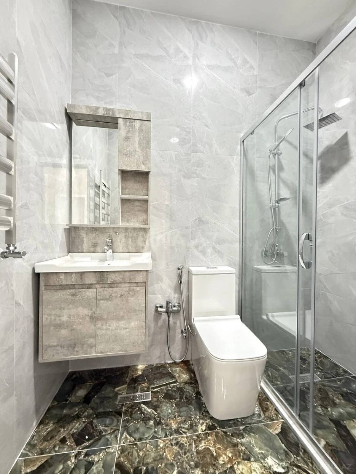 Satılır 4 otaqlı həyət evi 160 m²