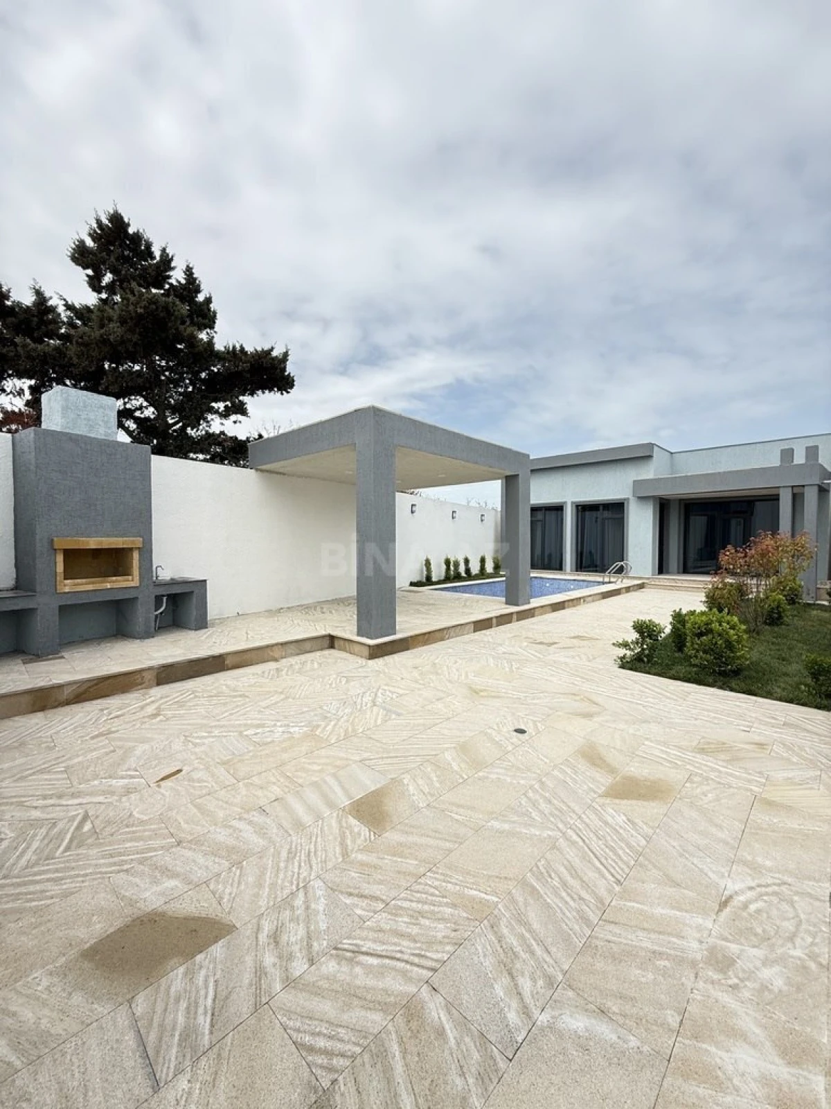 Satılır 4 otaqlı həyət evi 160 m²