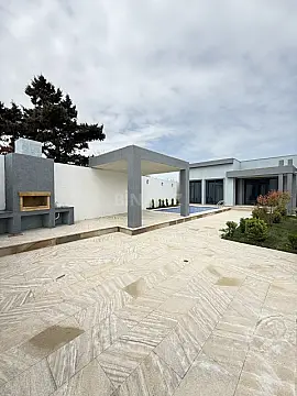 Satılır 4 otaqlı həyət evi 160 m²