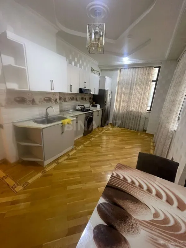Satılır 3 otaqlı mənzil 140 m²