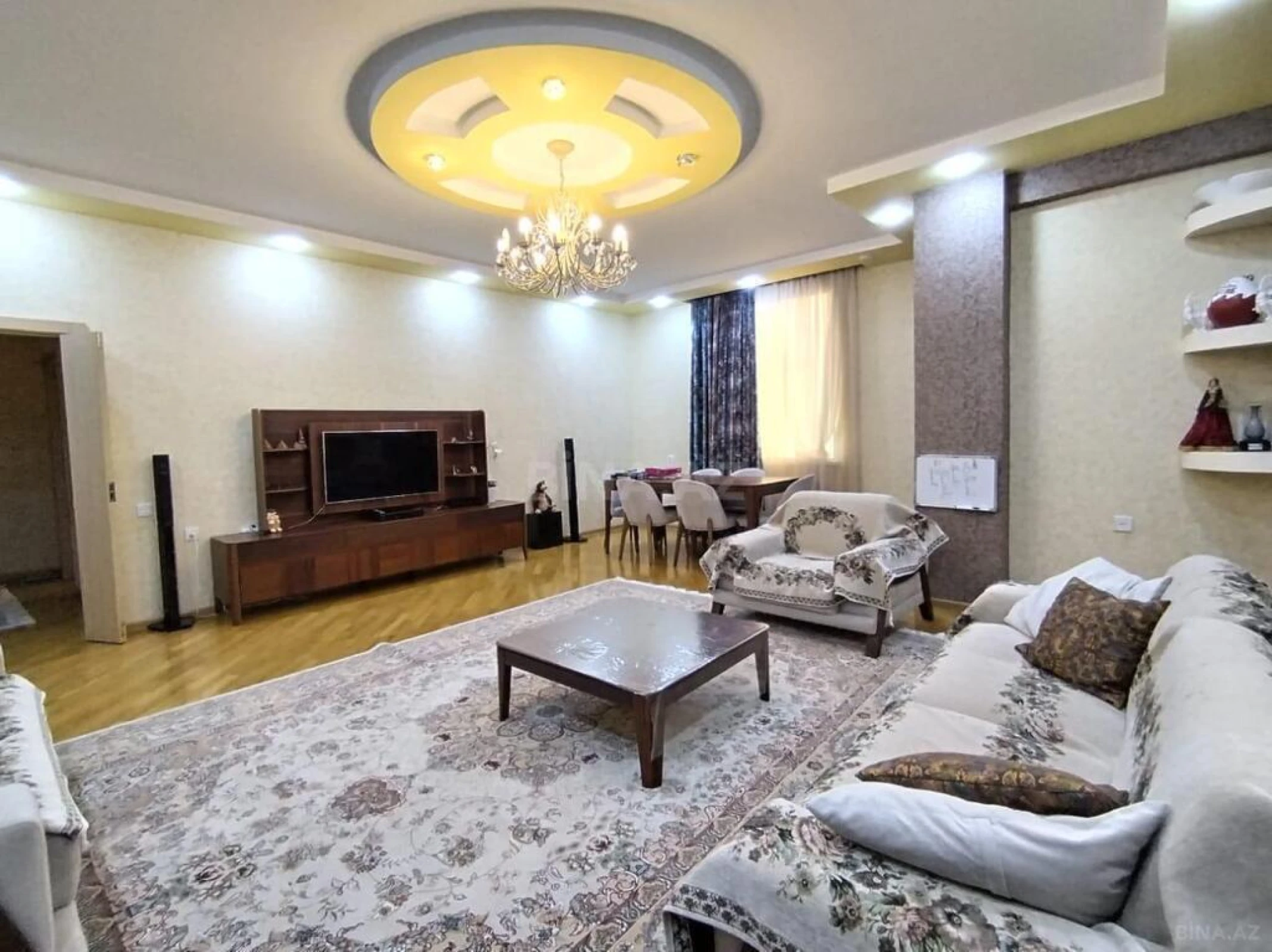 Satılır 3 otaqlı mənzil 140 m²