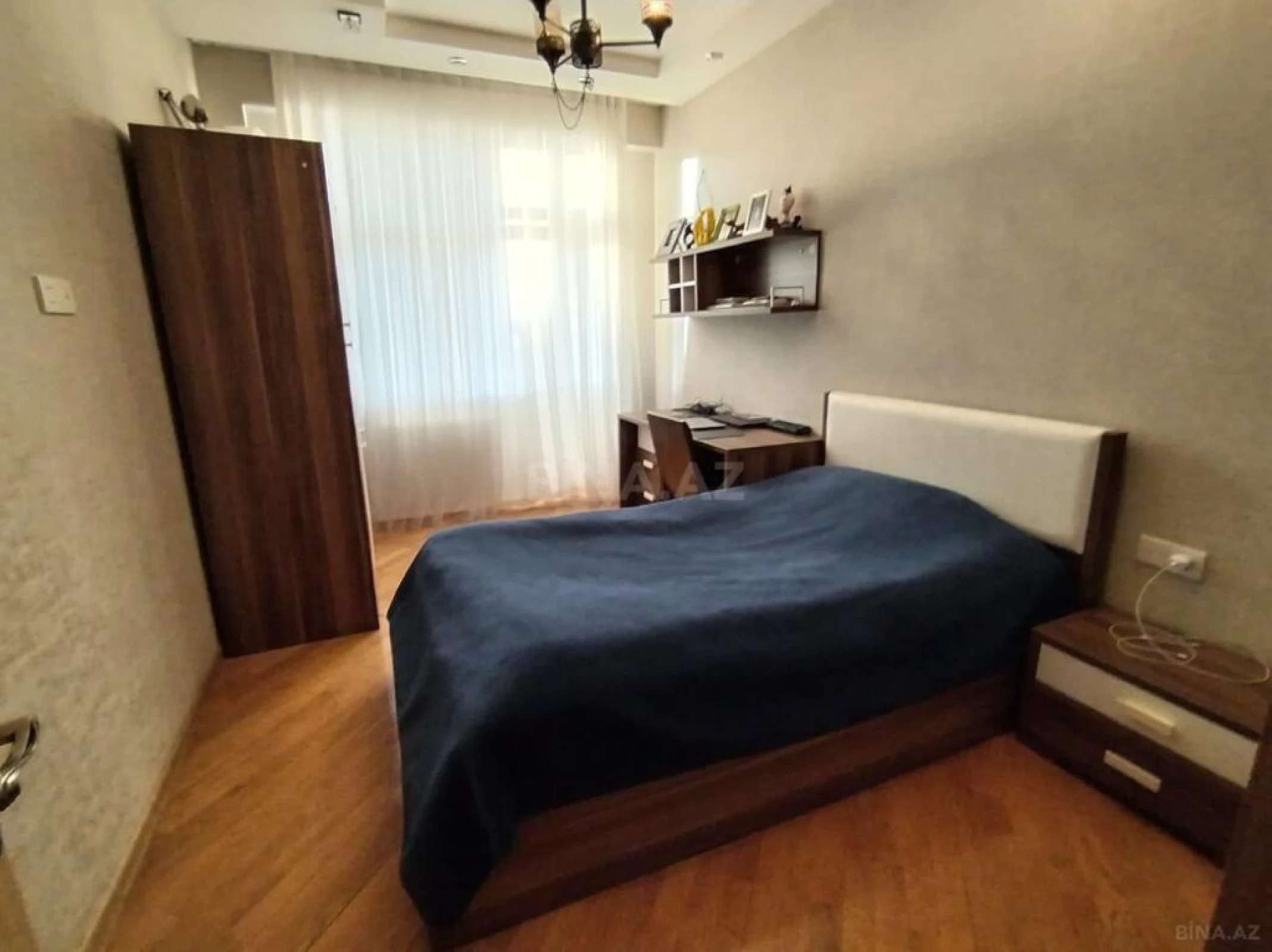 Satılır 3 otaqlı mənzil 140 m²