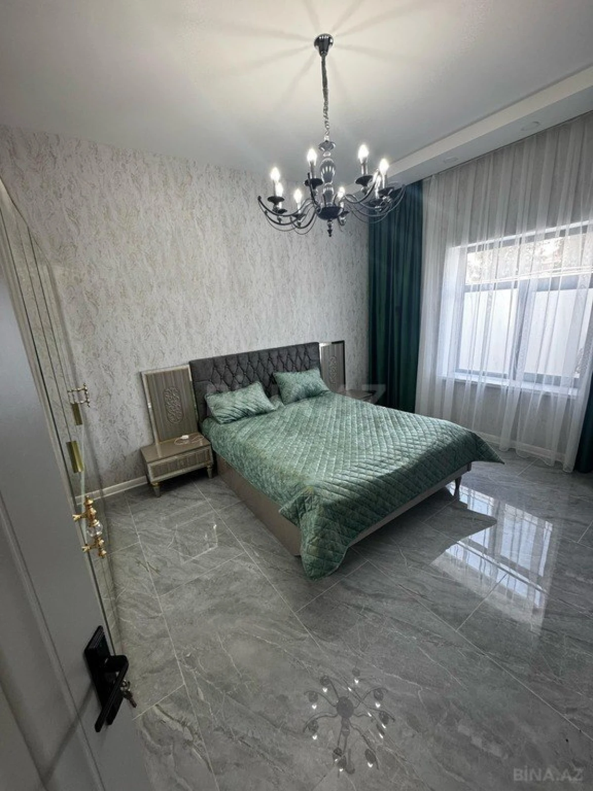 Kirayə verilir 4 otaqlı həyət evi 360 m²