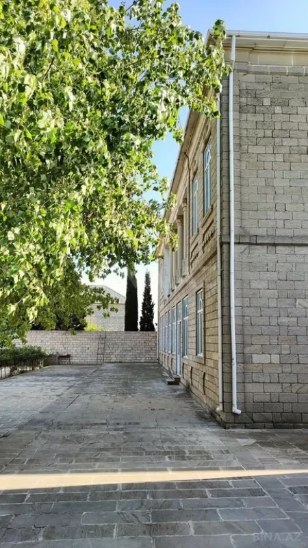 Satılır obyekt 840 m²