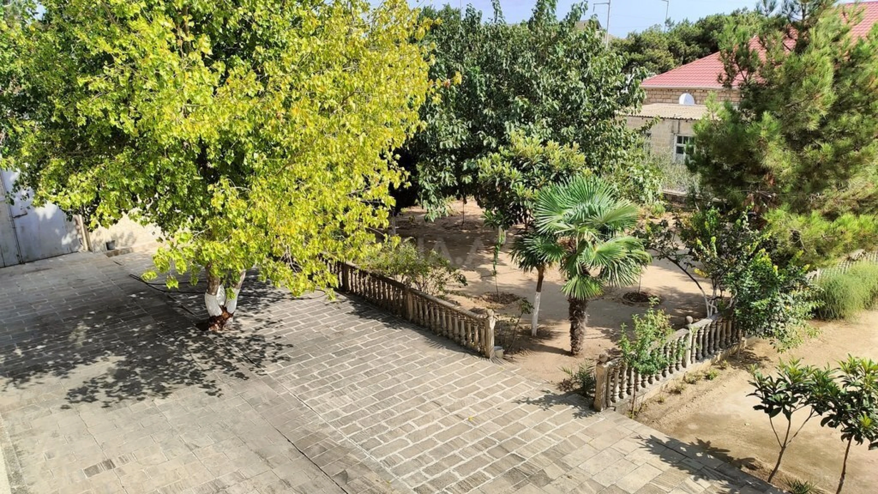 Satılır obyekt 840 m²