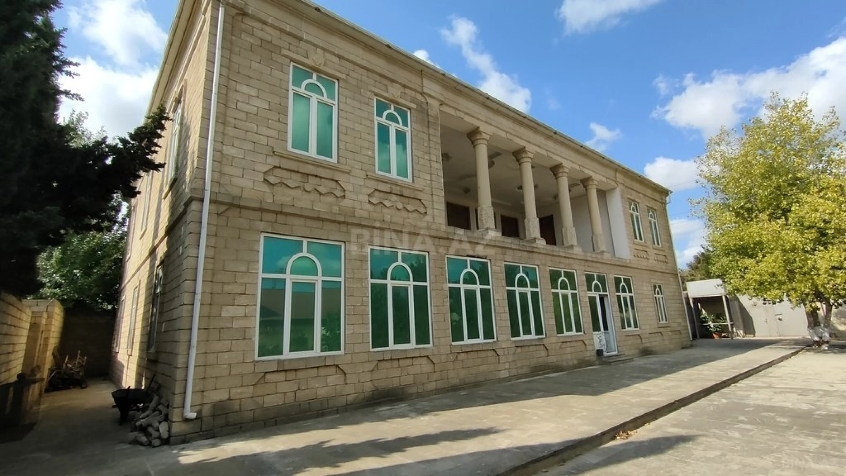 Satılır obyekt 840 m²