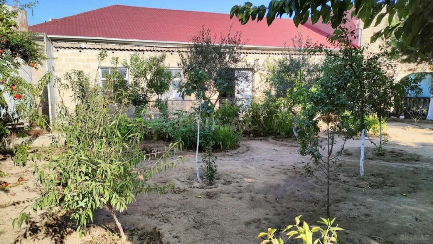 Satılır obyekt 840 m²