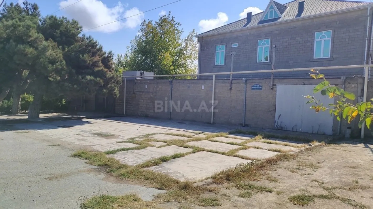 Satılır obyekt 840 m²