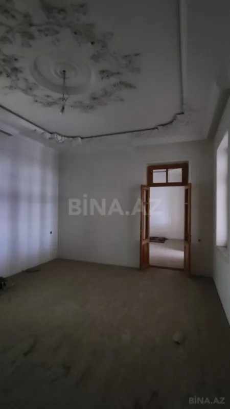 Satılır obyekt 840 m²