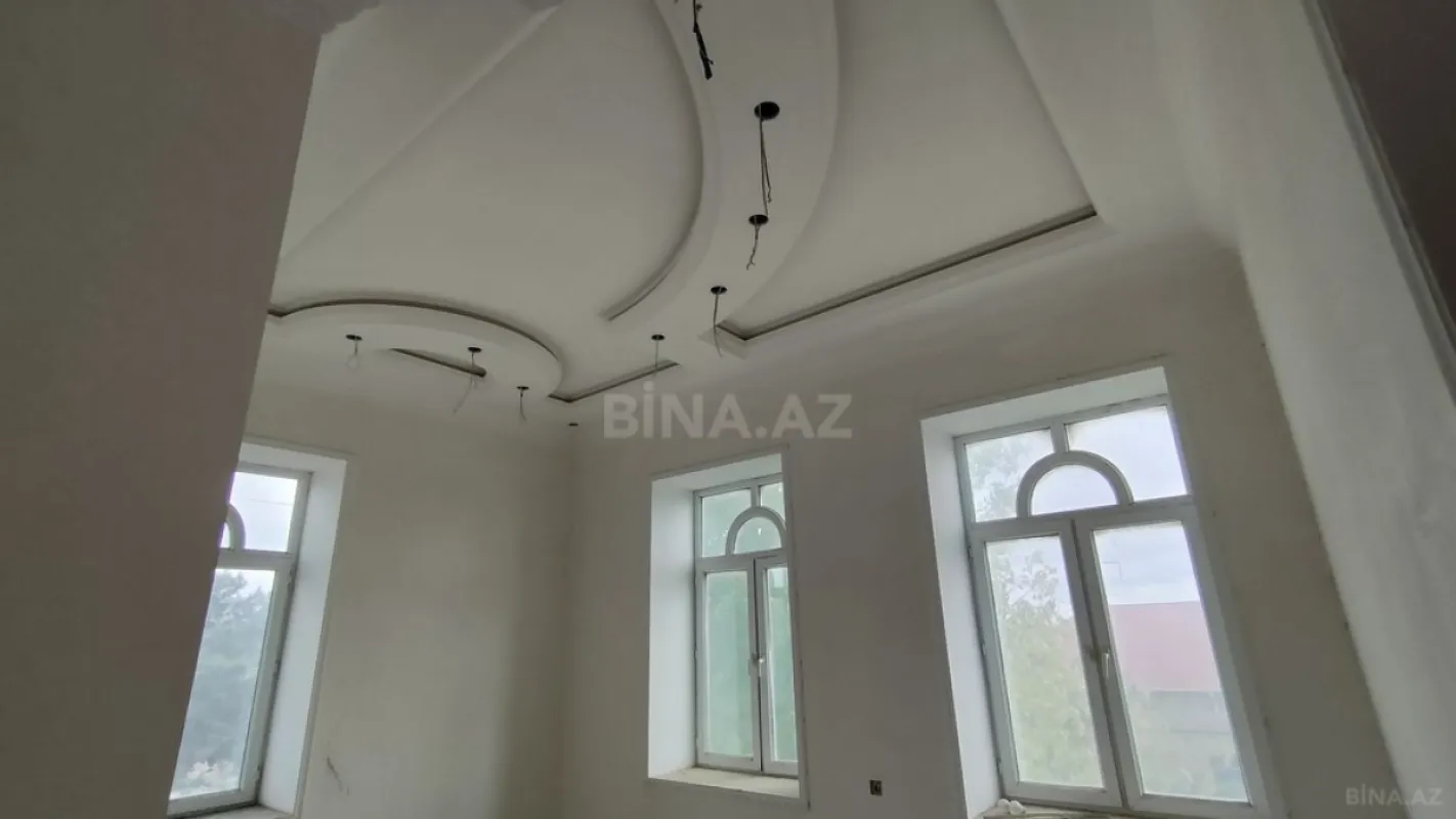 Satılır obyekt 840 m²