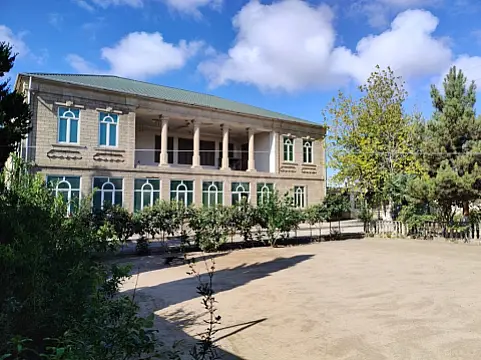 Satılır obyekt 840 m²