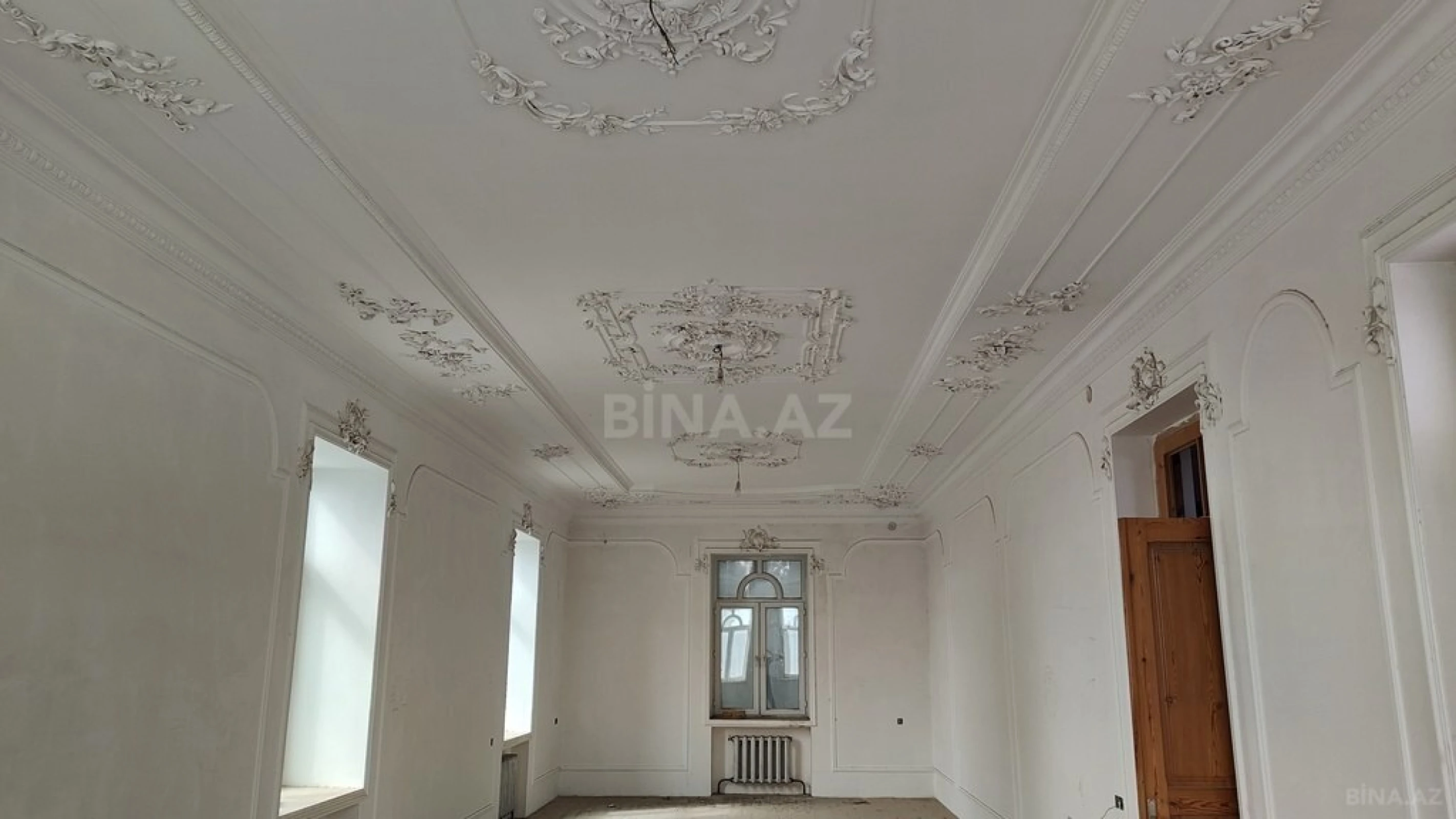 Satılır obyekt 840 m²