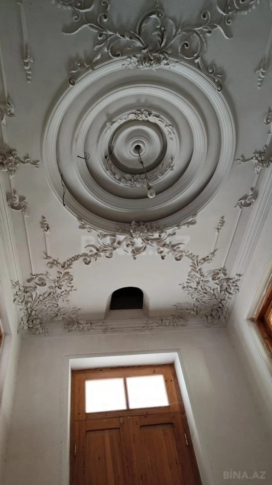 Satılır obyekt 840 m²