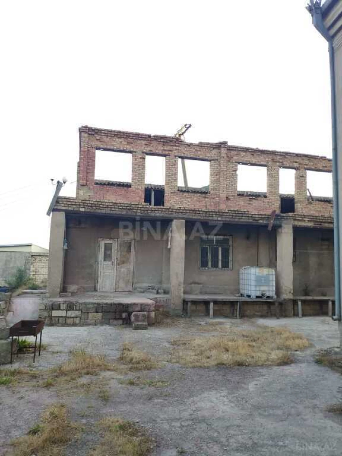 Satılır 6 otaqlı həyət evi 400 m²