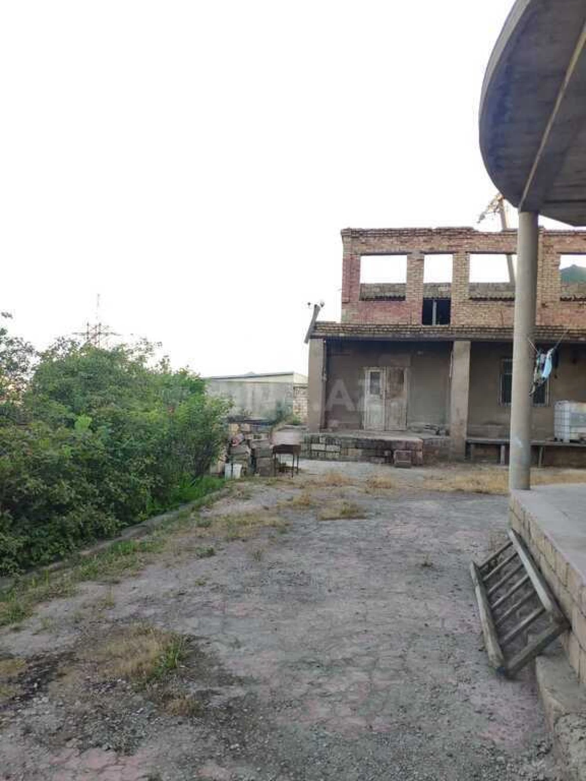 Satılır 6 otaqlı həyət evi 400 m²