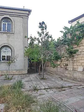 Satılır 6 otaqlı həyət evi 400 m²