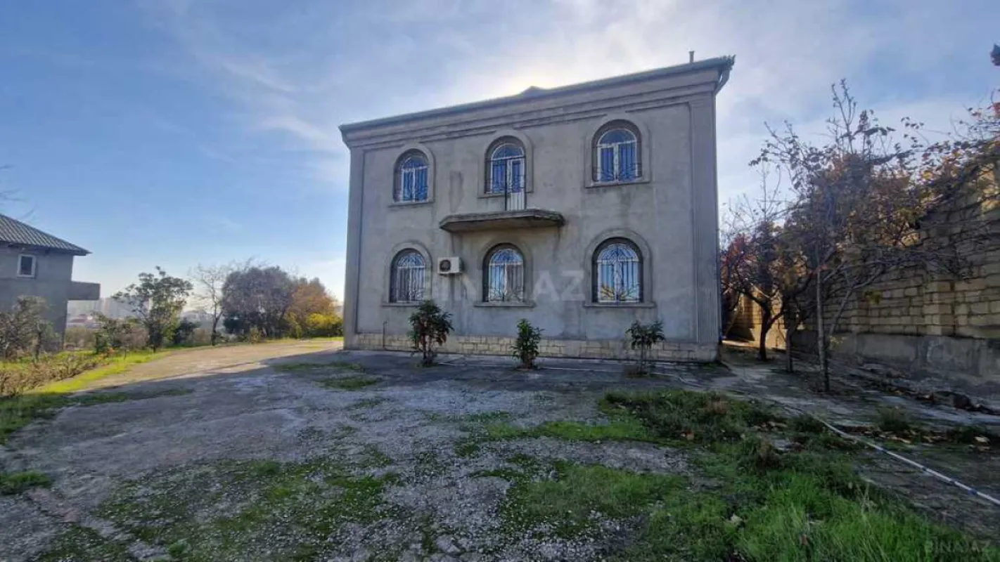 Satılır 6 otaqlı həyət evi 400 m²