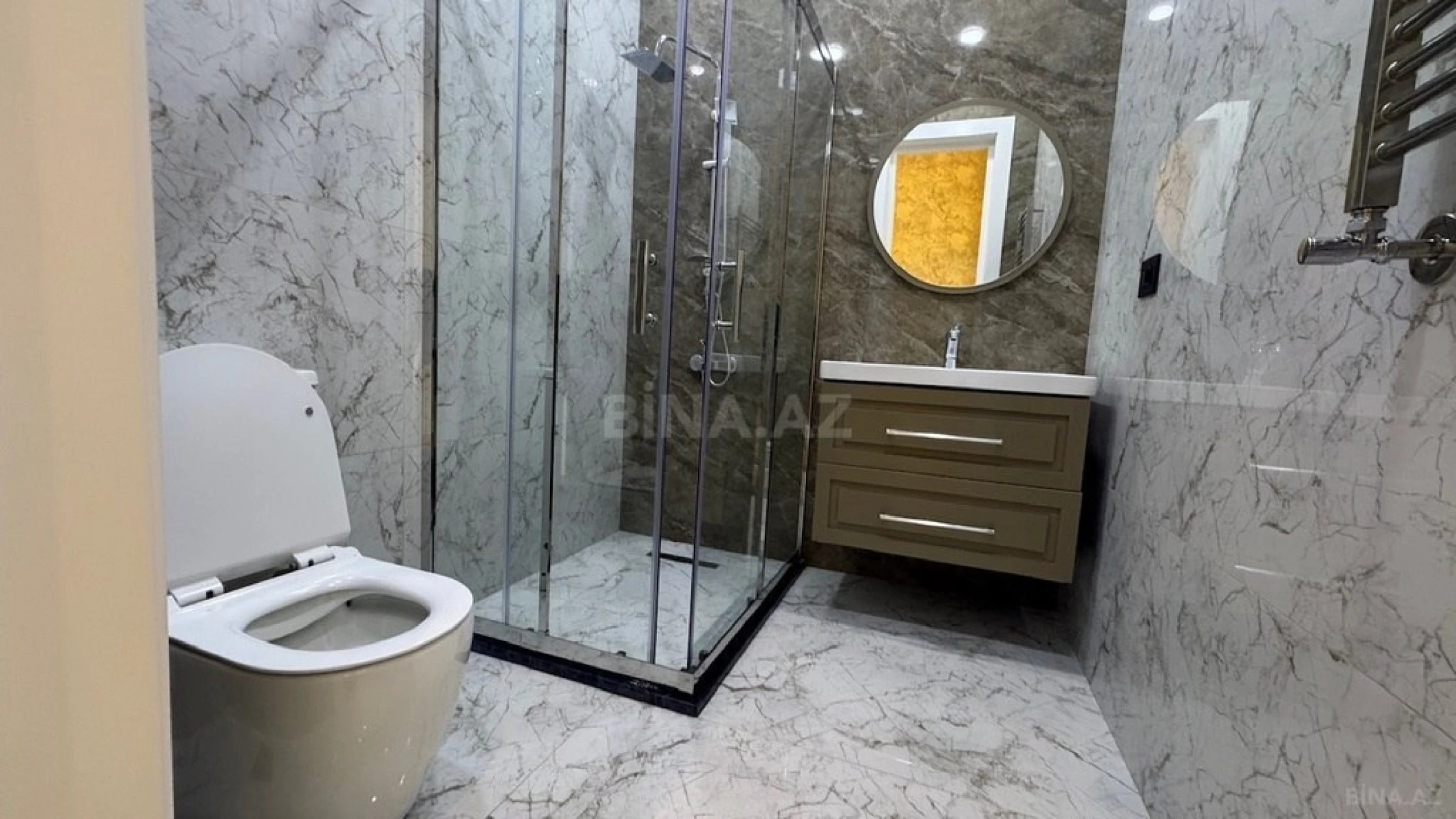 Satılır 6 otaqlı həyət evi 440 m²