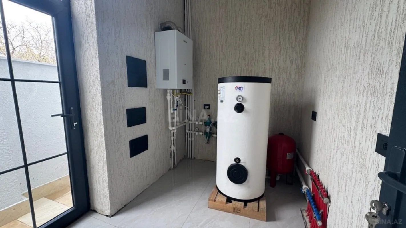 Satılır 6 otaqlı həyət evi 440 m²