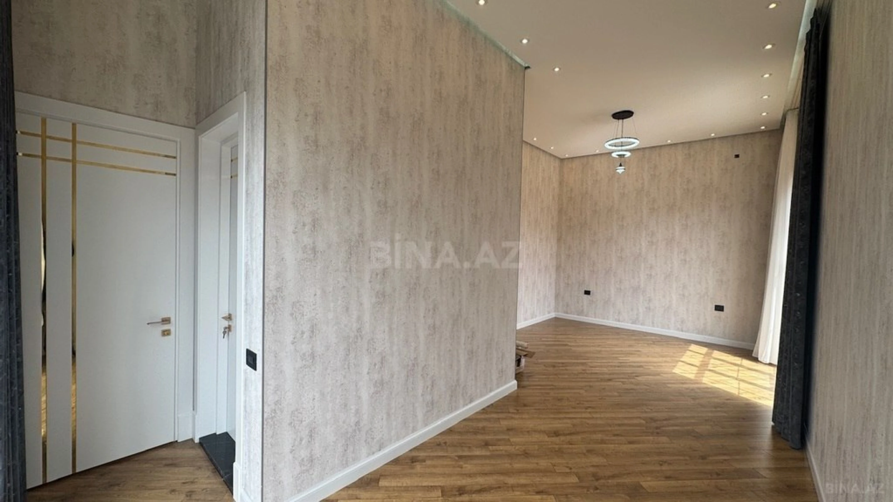 Satılır 6 otaqlı həyət evi 440 m²