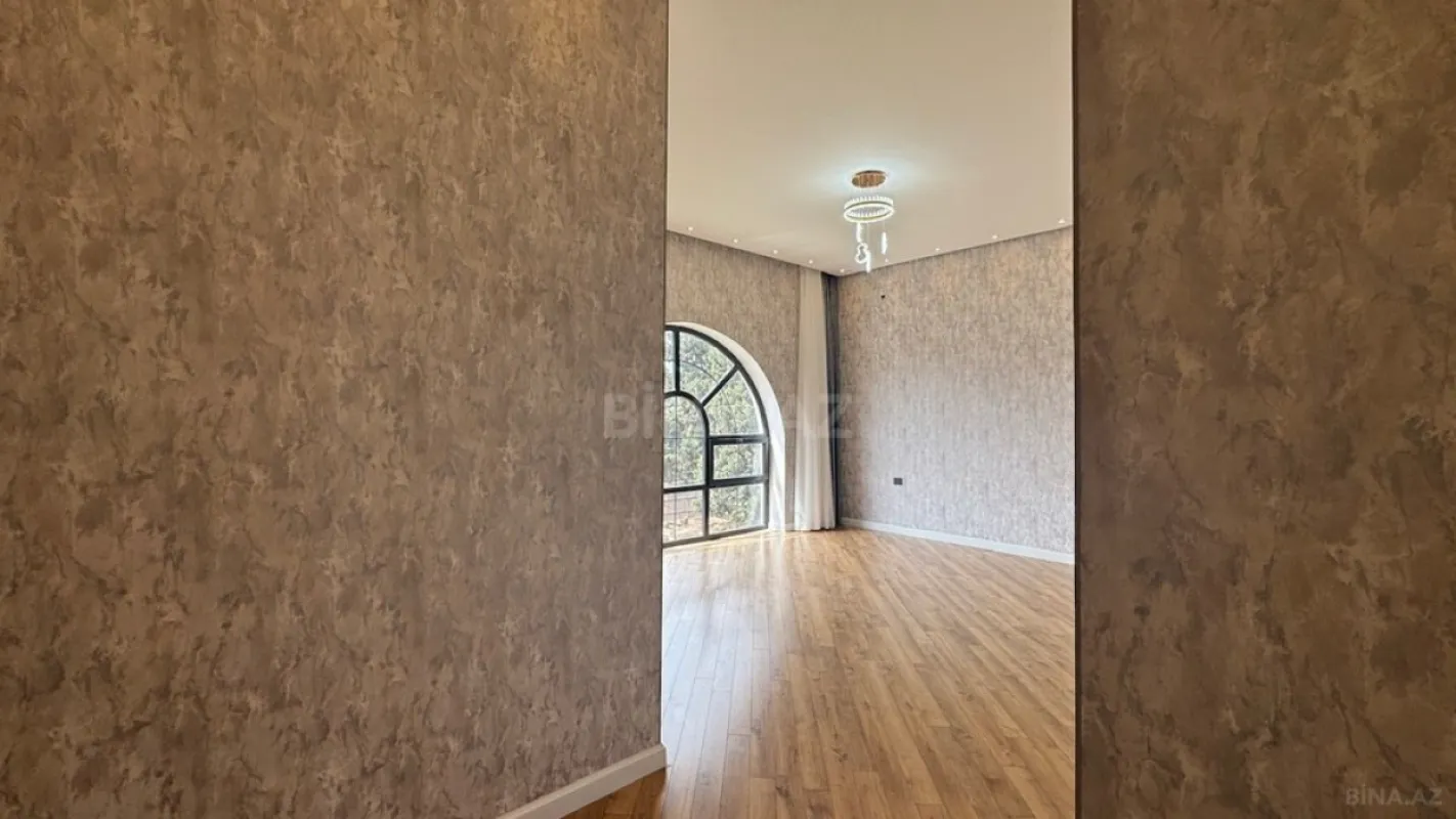 Satılır 6 otaqlı həyət evi 440 m²