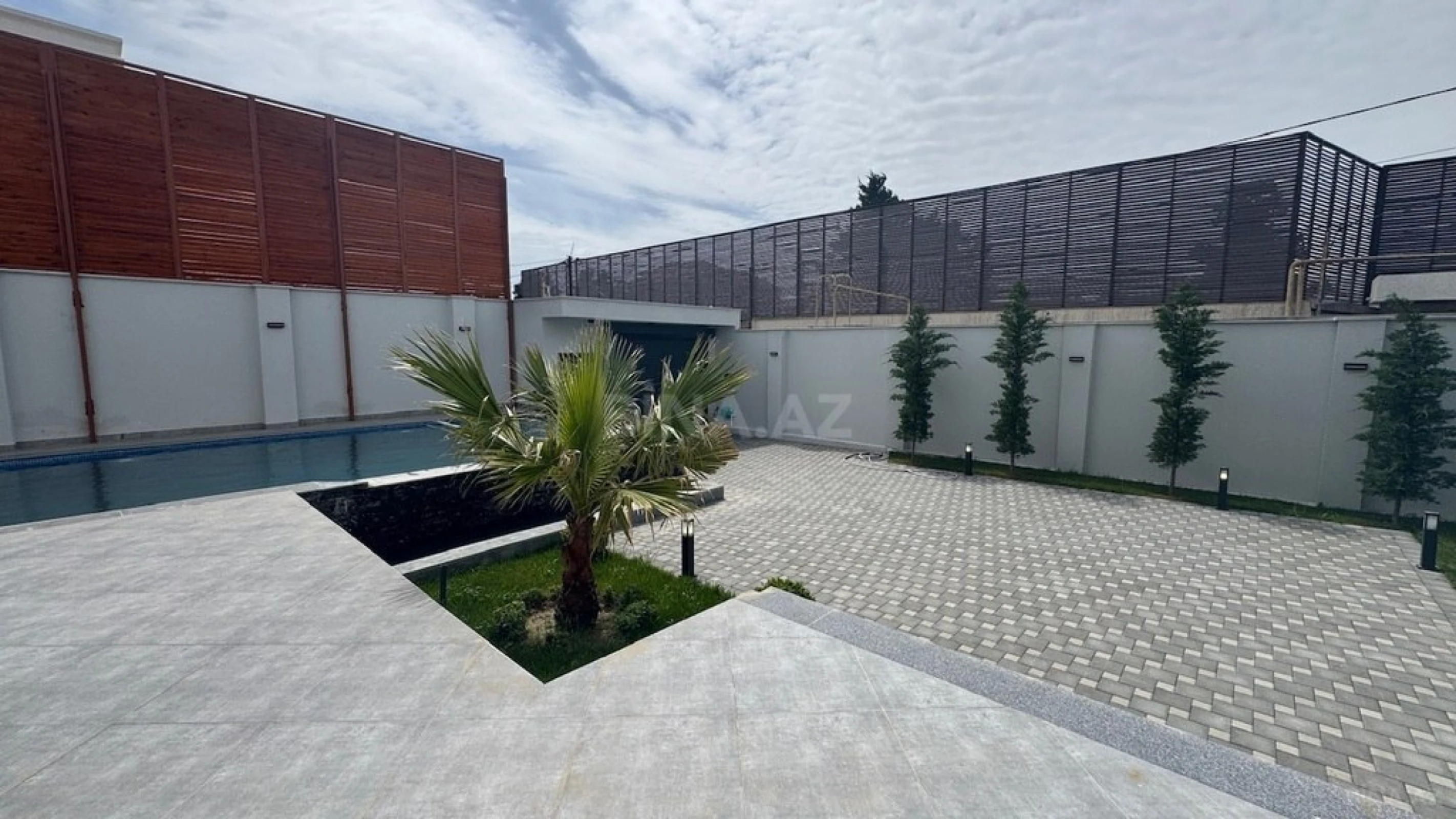 Satılır 6 otaqlı həyət evi 440 m²