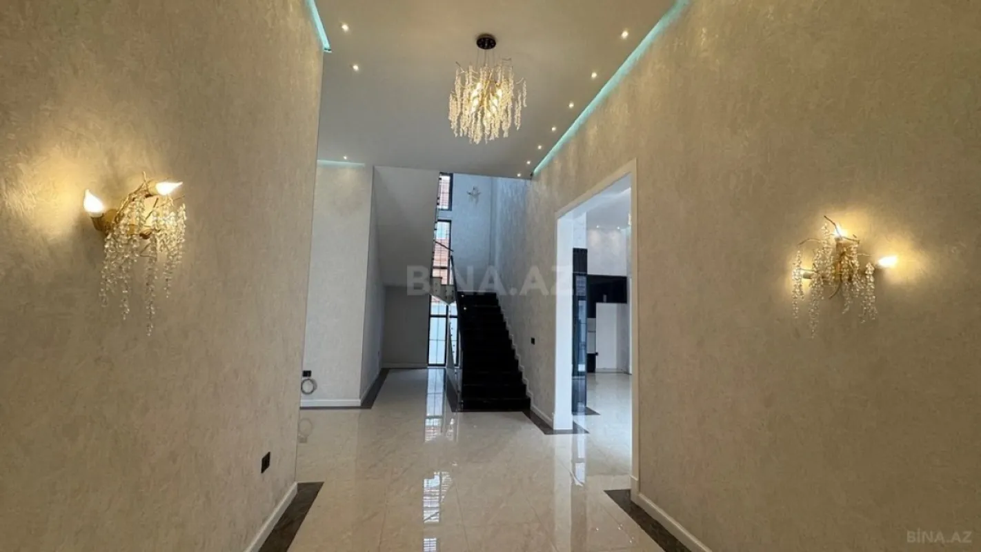 Satılır 6 otaqlı həyət evi 440 m²