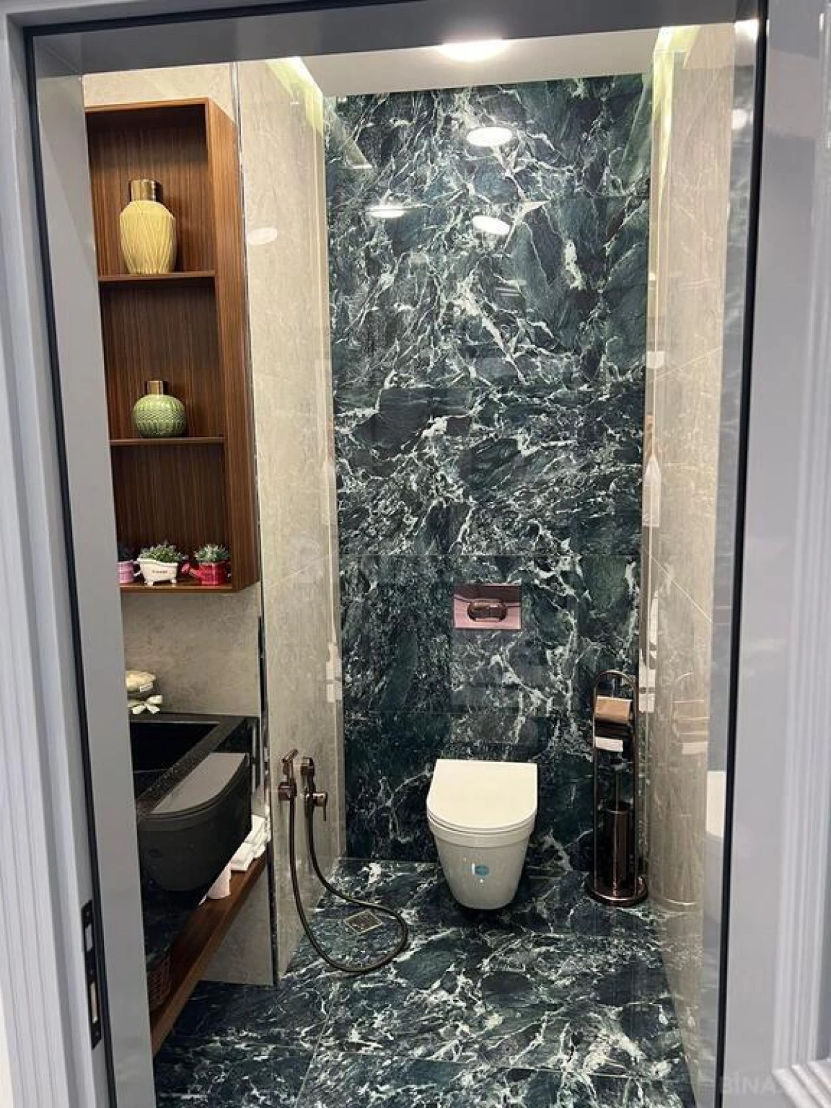 Satılır 3 otaqlı mənzil 190 m²